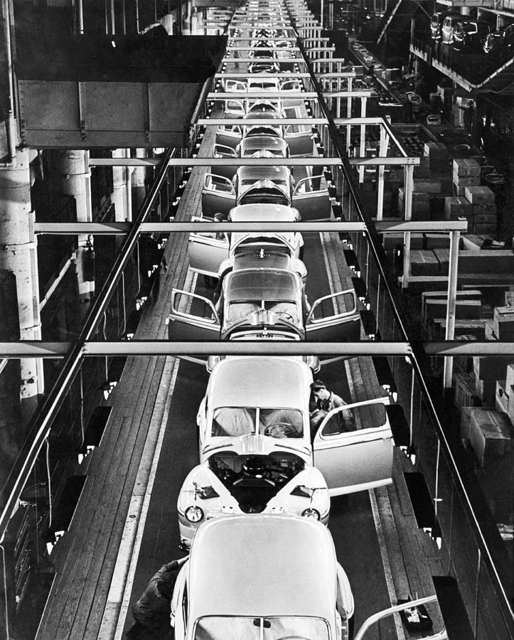 Fords Mercury Assembly Line Photograph by Underwood Archives