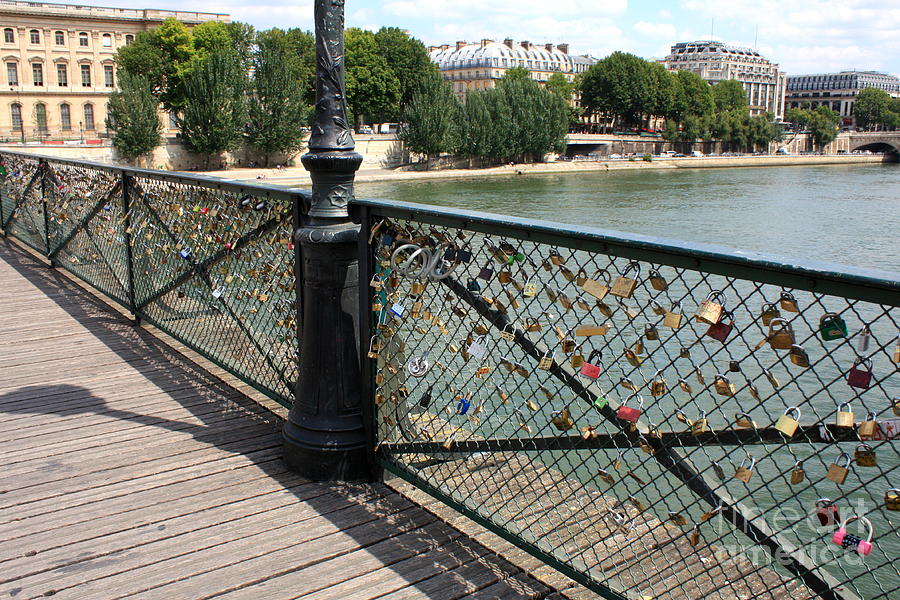 Forever Love In Paris Photograph