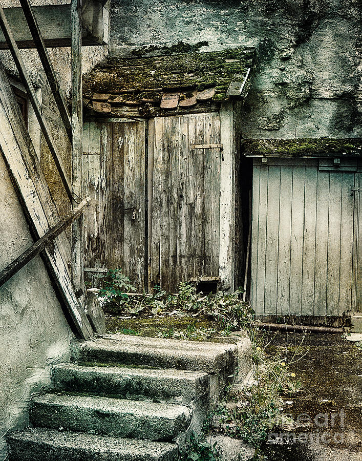 Brick Photograph - Forgotten Place by Jutta Maria Pusl