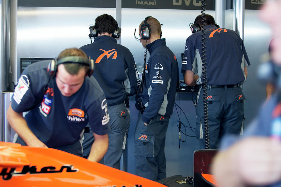 Formula One Technicians Photograph by Gustoimages/science Photo Library