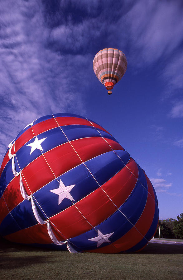 Fort Worth Photograph - Fort Worth Balloons by Wesley Elsberry