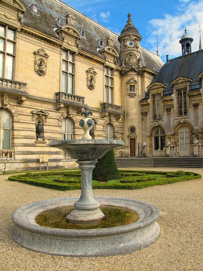 Fountain At Chateau de Chantilly Photograph by Dave Mills