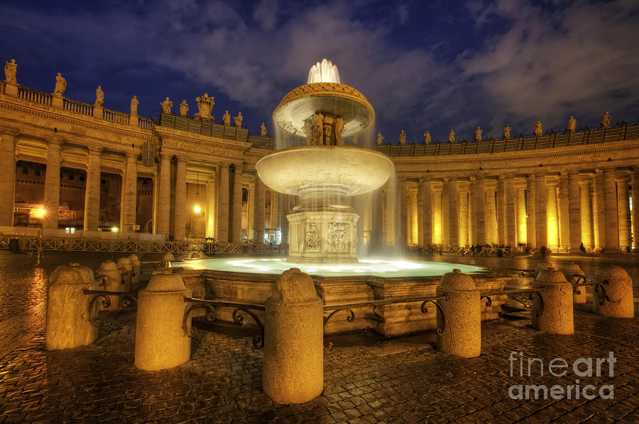 Fountain At St Peters Square Photograph by Yhun Suarez
