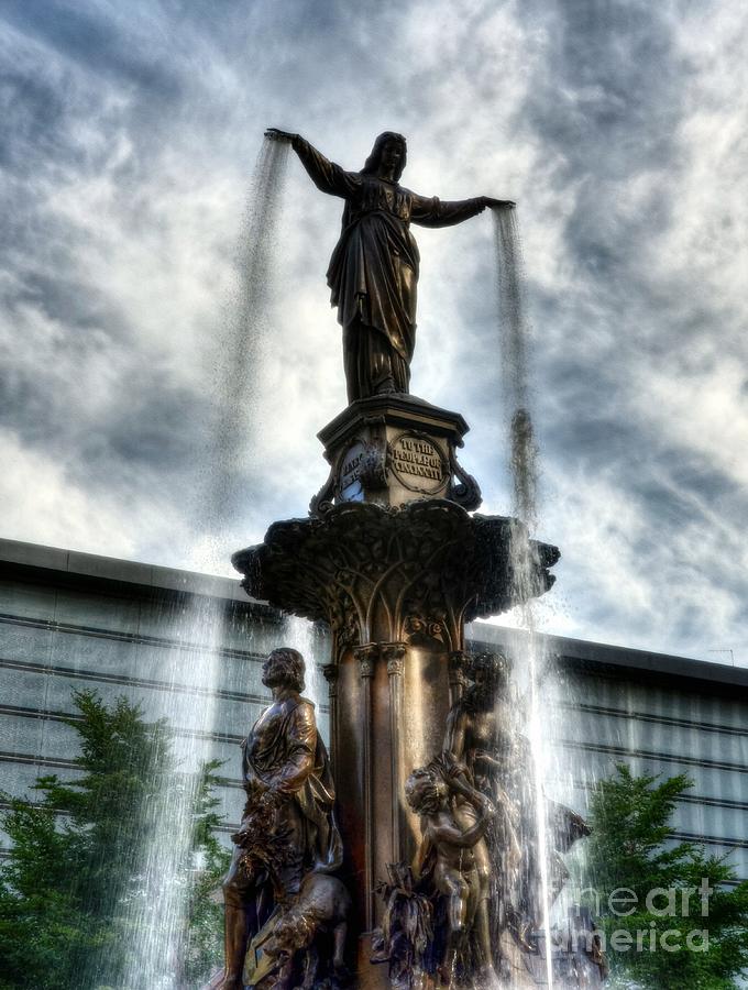 Cincinnati Photograph - Fountain Square In Cincinnati by Mel Steinhauer