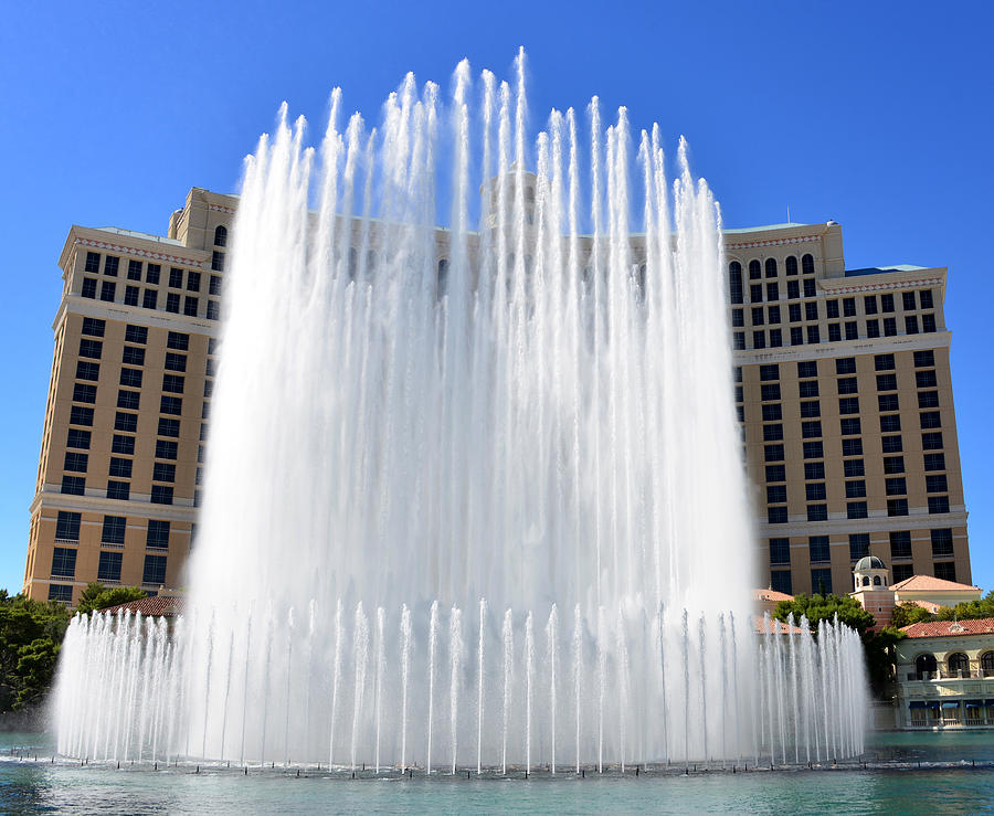 Fountains at the Bellagio Photograph by David Lee Thompson