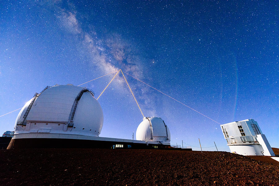 Four Lasers Attacking the Galactic Center Photograph by Jason Chu