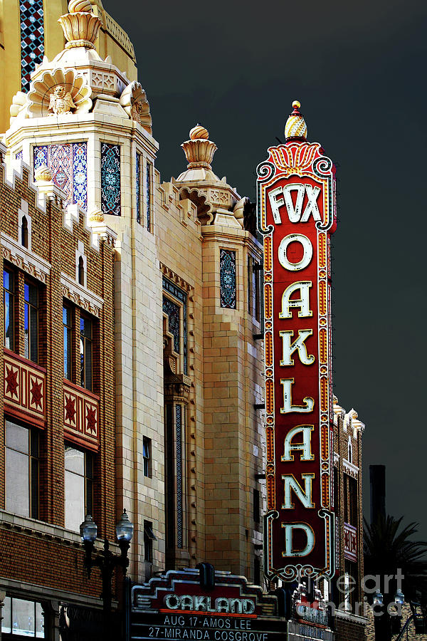 Movie Photograph - Fox Theater . Oakland California by Wingsdomain Art and Photography