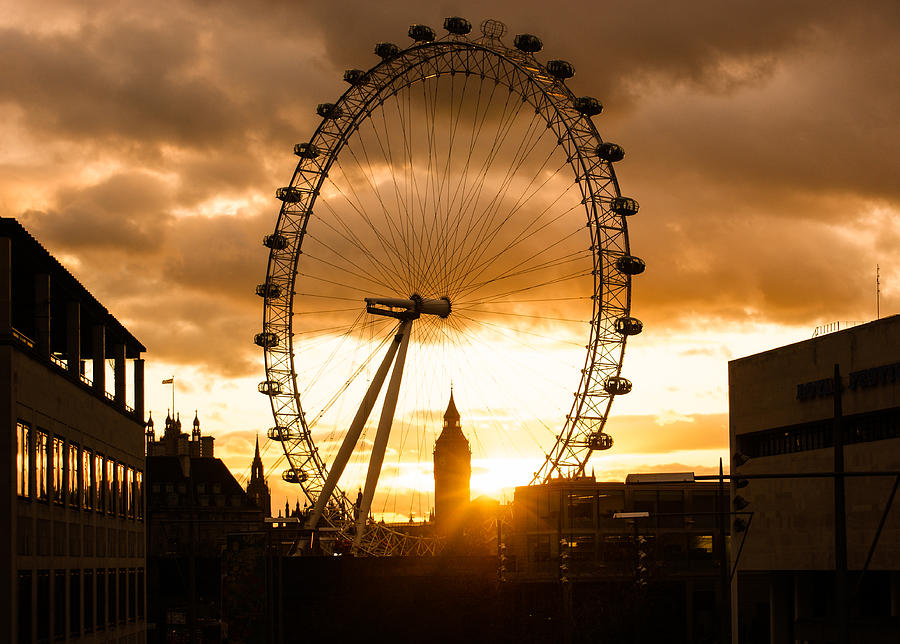 Framing a London Sunset Photograph by Georgia Mizuleva