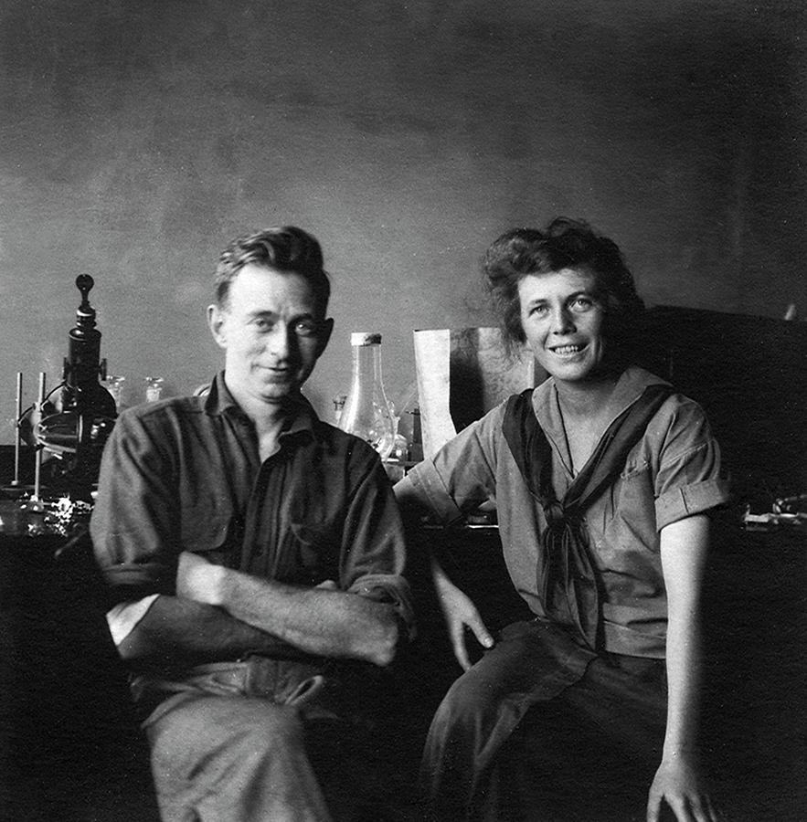 Franz Schrader And Sally Hughes-schrader Photograph by American Philosophical Society