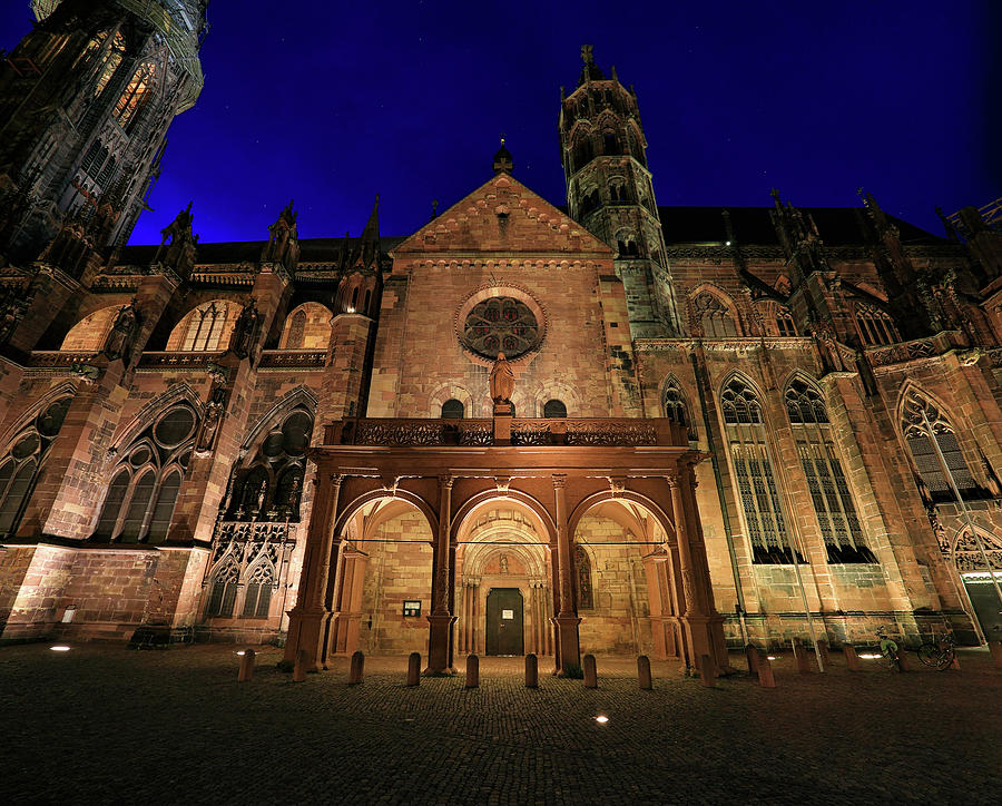 Freiburg Minster Cathedral Night View Photograph by Iñigo Escalante