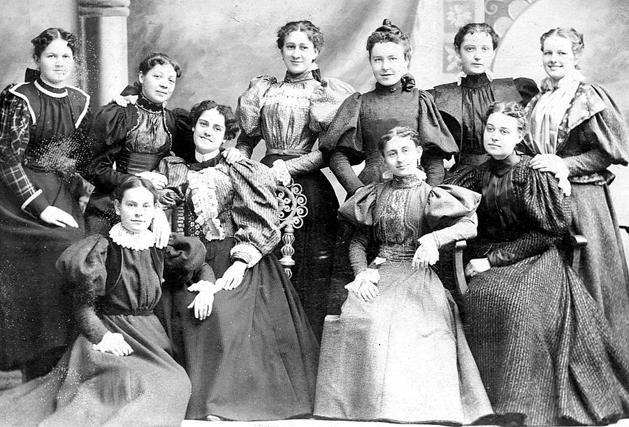 1800s women in the late Women In