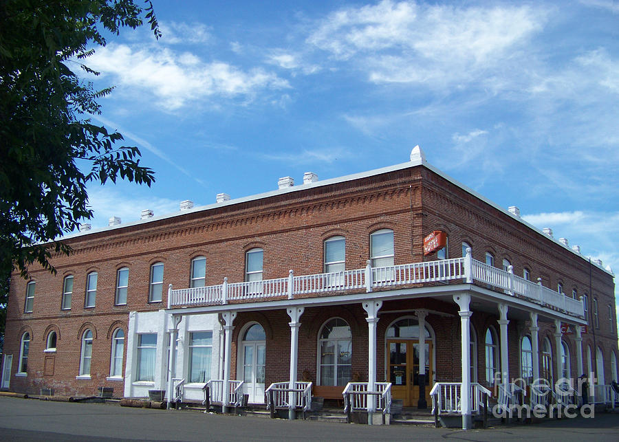 Front of Shaniko Hotel Photograph by Charles Robinson