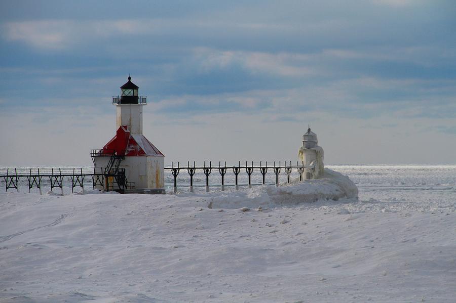 Frozen Lighthouses On Lake Michigan Photograph by Dan Sproul