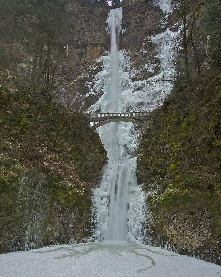 Frozen Multnomah Falls Ssa Photograph