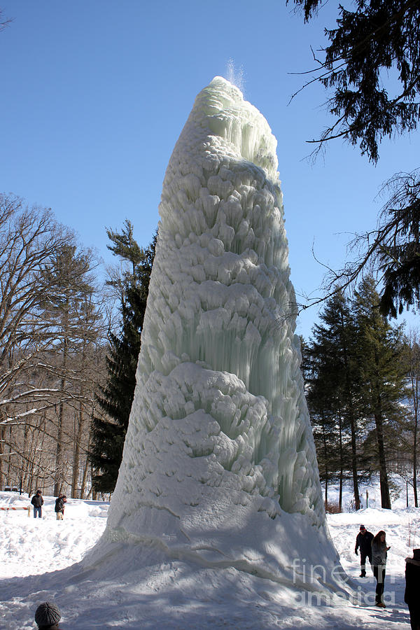 Spectacular Ice Fountain in Letchworth State Park Photograph by Tom Doud