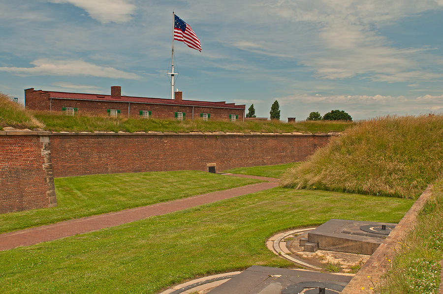 Ft McHenry Photograph by Paul Mangold