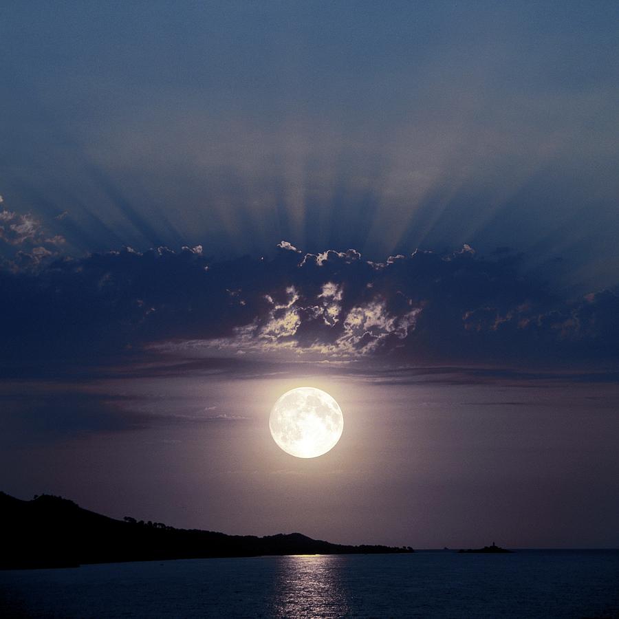 Full Moon Over The Sea Photograph by Detlev Van Ravenswaay