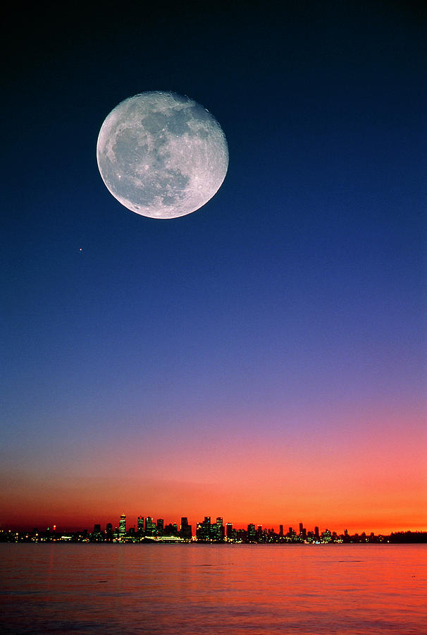 Full Moon Over Vancouver Photograph by David Nunuk/science Photo Library
