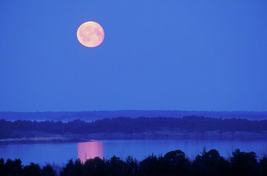 Full Moon Photograph by Pekka Parviainen/science Photo Library