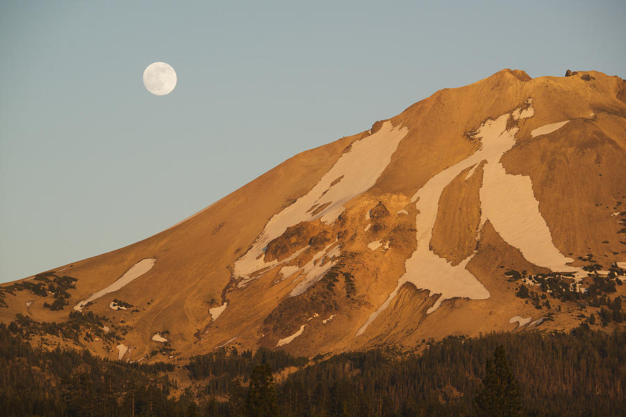 Full Moon Rising Mt Lassen California Photograph by Kevin Schafer