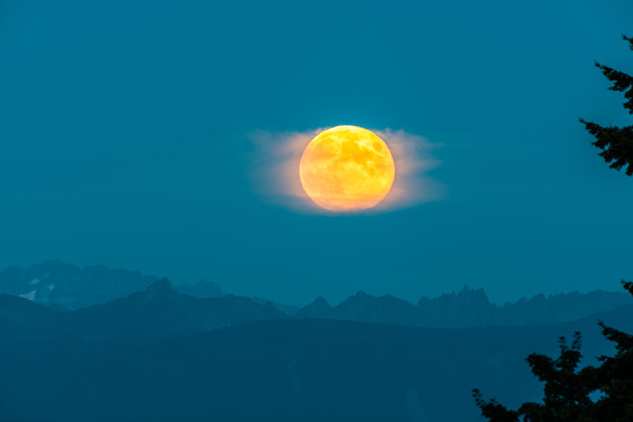 Full moon with Cascade mountains Photograph by Hisao Mogi