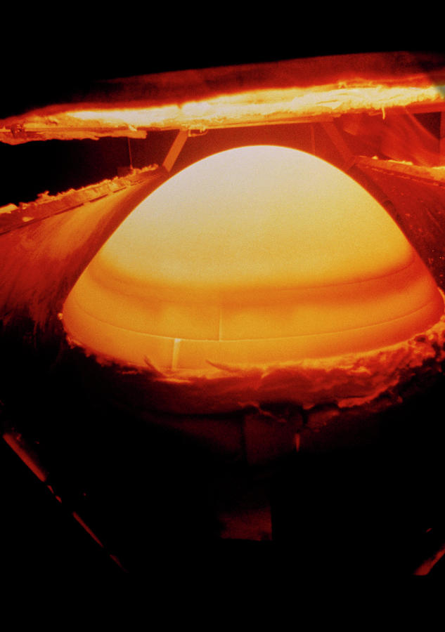 Furnace Testing The Nasa Shuttle Nose Cone by Nasa/science Photo Library