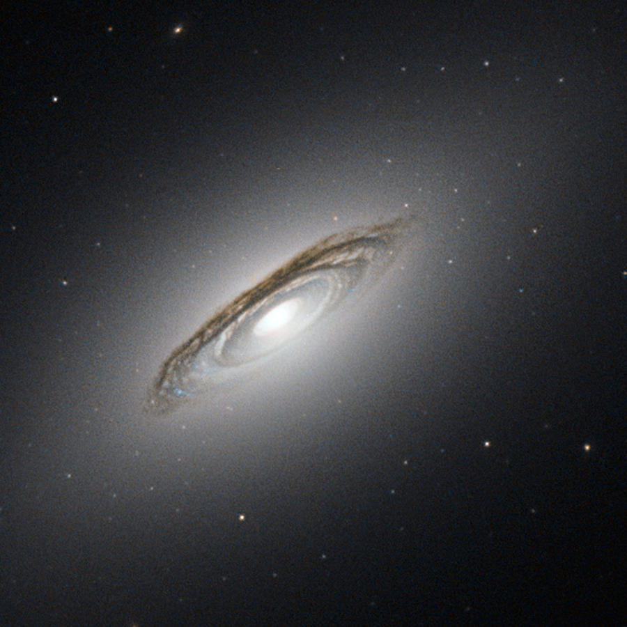 Galaxy Ngc 6861 Photograph by Science Source