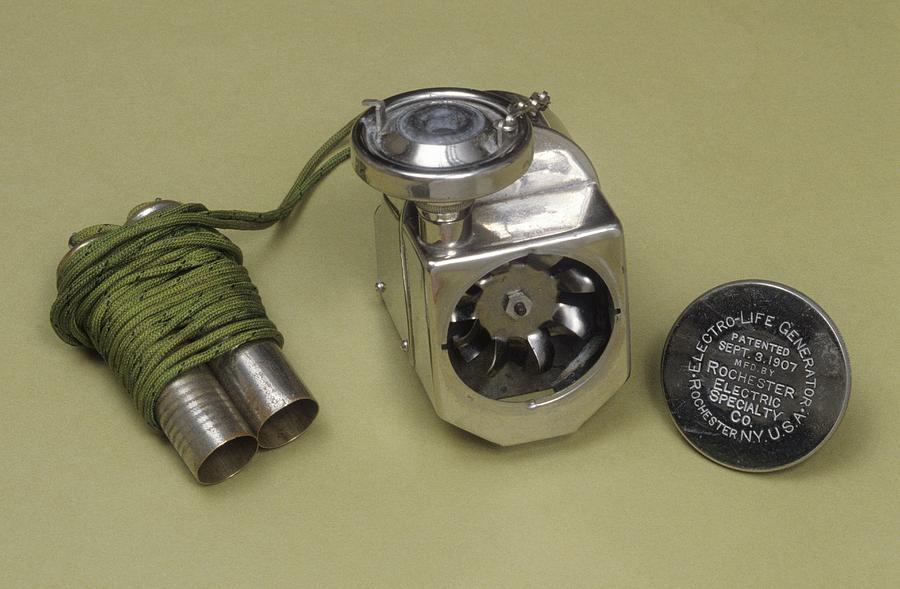 Galvanic Apparatus Photograph by Science Photo Library