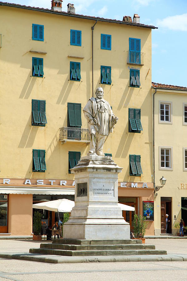 Garibaldi Statue Photograph by Valentino Visentini