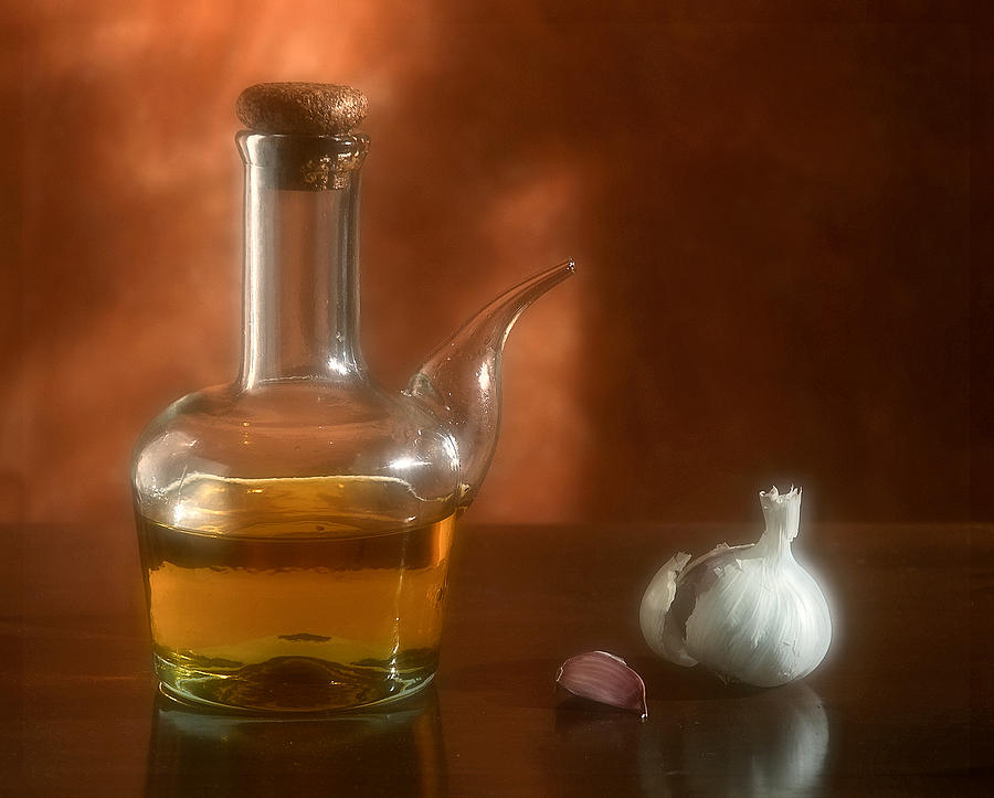 Garlic and Olive Oil. Photograph by Juan Carlos Ferro Duque