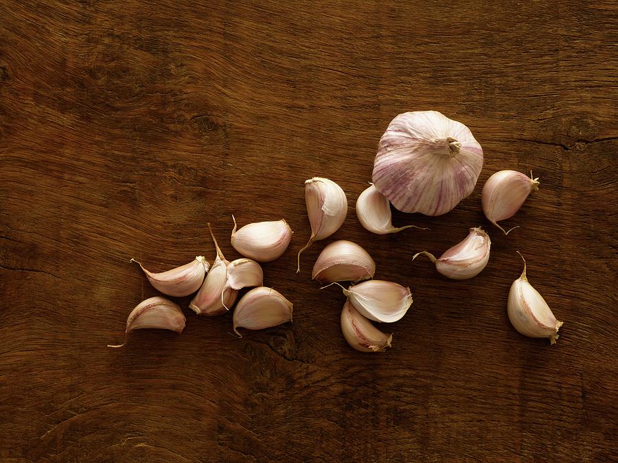 Garlic Cloves And Bulb Photograph by Science Photo Library