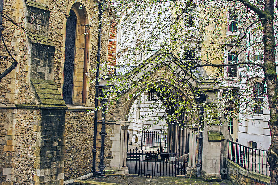 Gate to Temple Church Photograph by Elvis Vaughn