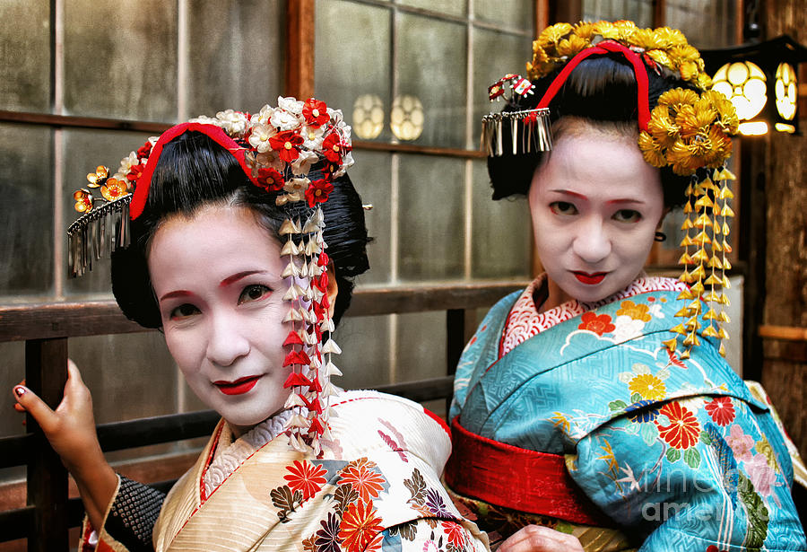 Geisha 2 Photograph by John Swartz