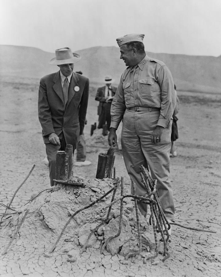 Desert Photograph - Gen. Leslie Groves R And Dr. J. Robert by Everett