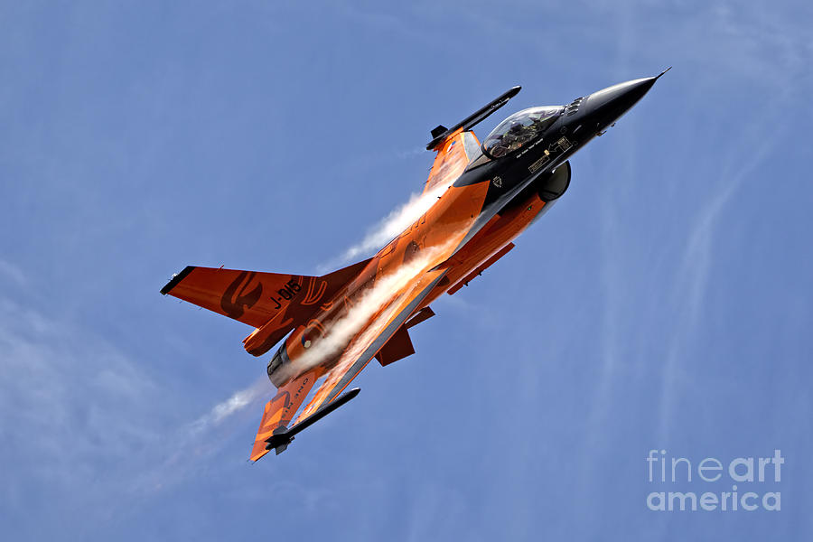 F16 Photograph - General Dynamics F-16am Fighting Falcon by Andrew Harker