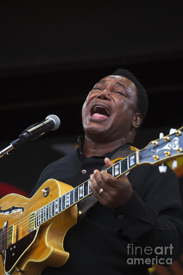 George Benson Sings Photograph by Craig Lovell
