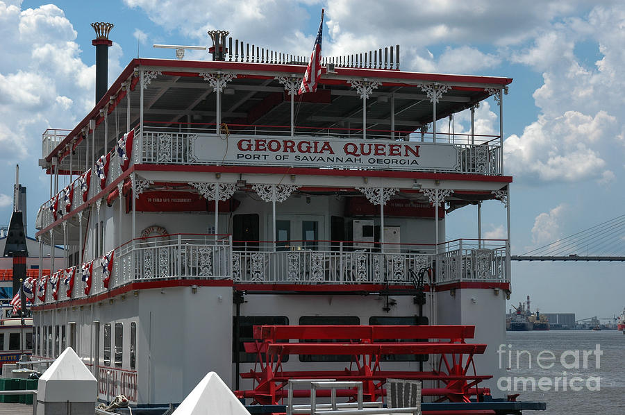Georgia Queen Photograph by Dale Powell