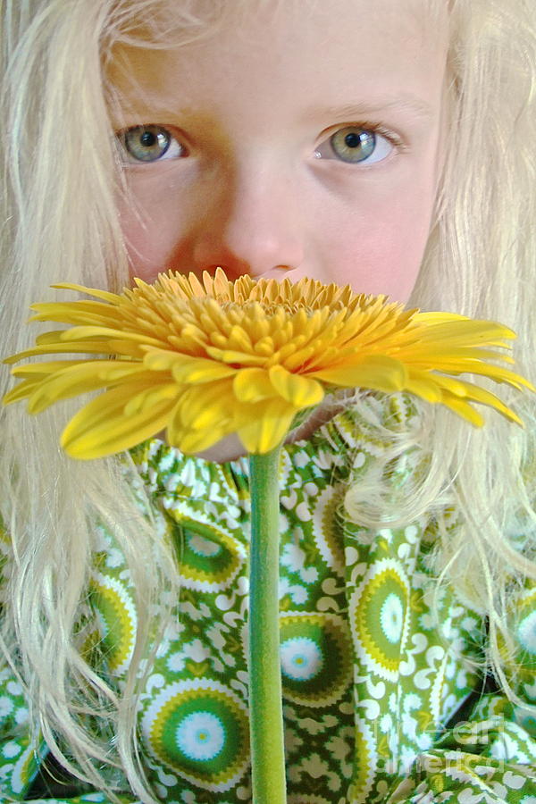 Gerbera Girl Photograph by Suzanne Oesterling