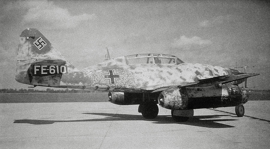 German Me 262 Wwii Jet Fighter Photograph by Science Photo Library