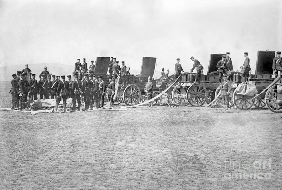 German Military Balloon Corps, 1910s Photograph by Library Of Congress ...