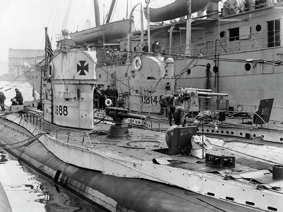 New York City Photograph - German Submarine UB88 by Underwood Archives