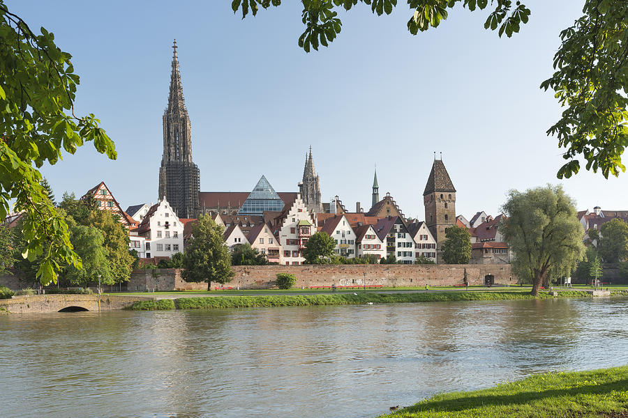 Germany, Baden-Wuerttemberg, Ulm, minster and Metzgerturm at River Danube Photograph by Westend61