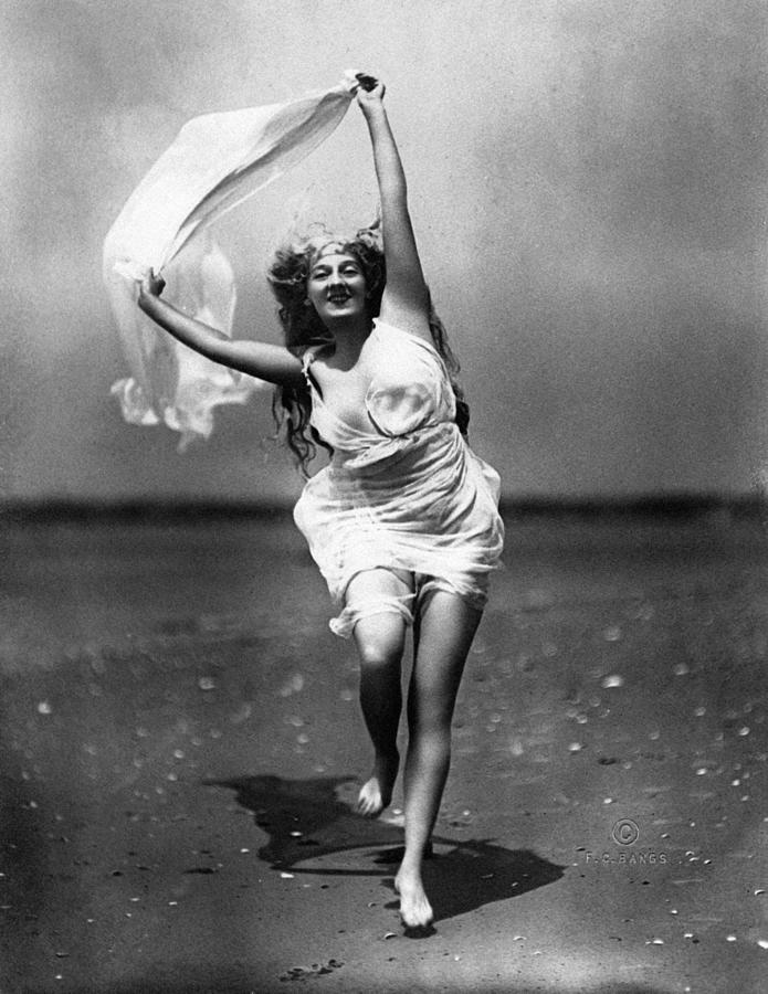 Gertrude Hoffmann (1886-1966) Photograph by Granger Gertrude Hoffmann (1886-1966) Photograph by Granger