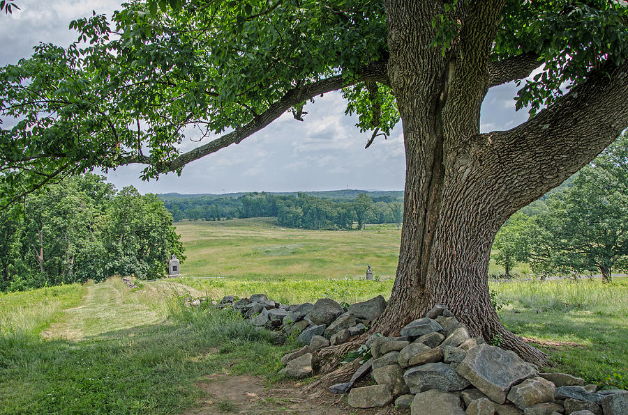 Gettysburg National Park Photograph - Gettysburg Battlefield by Susan McMenamin