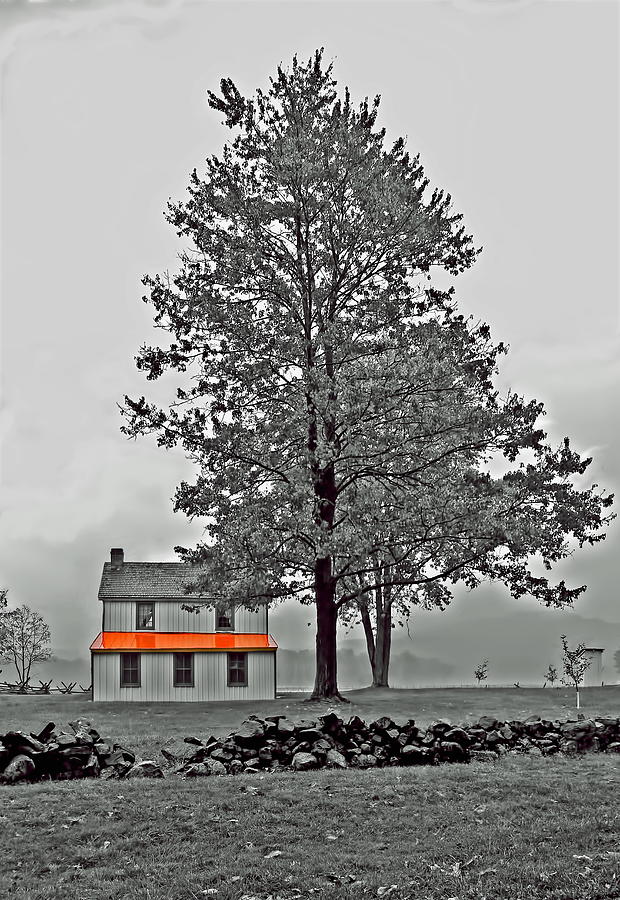 Gettysburg Cabin in the Early Morning Mist Photograph by ...