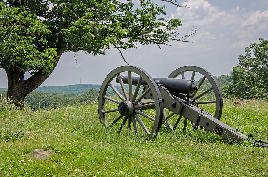 Gettysburg National Park Photograph - Gettysburg Cannon  by Susan McMenamin