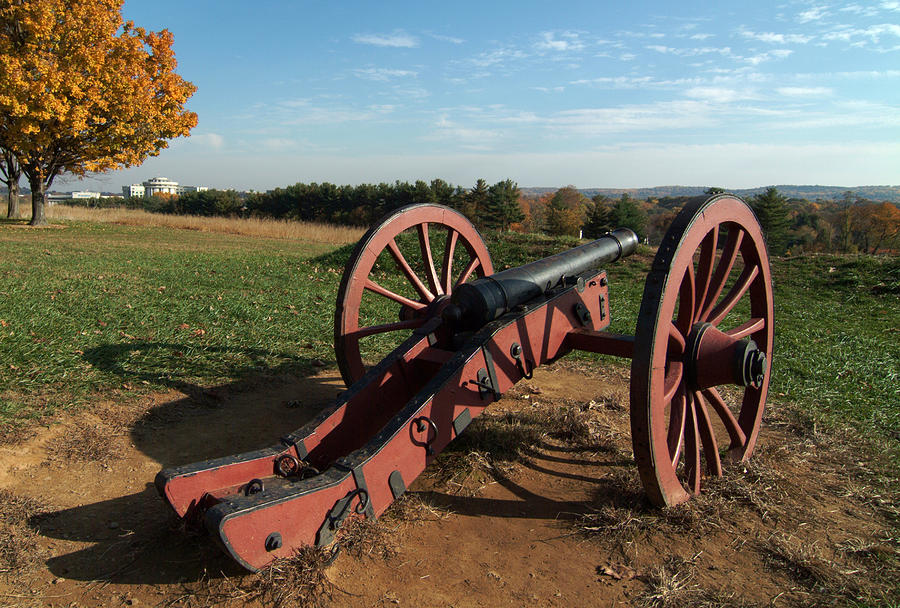 Gettysburg National Park Photograph - Gettysburg Cannon by Wesley Elsberry