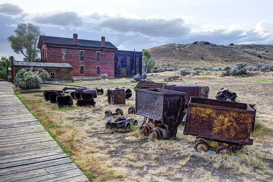 mining ghost towns in montana