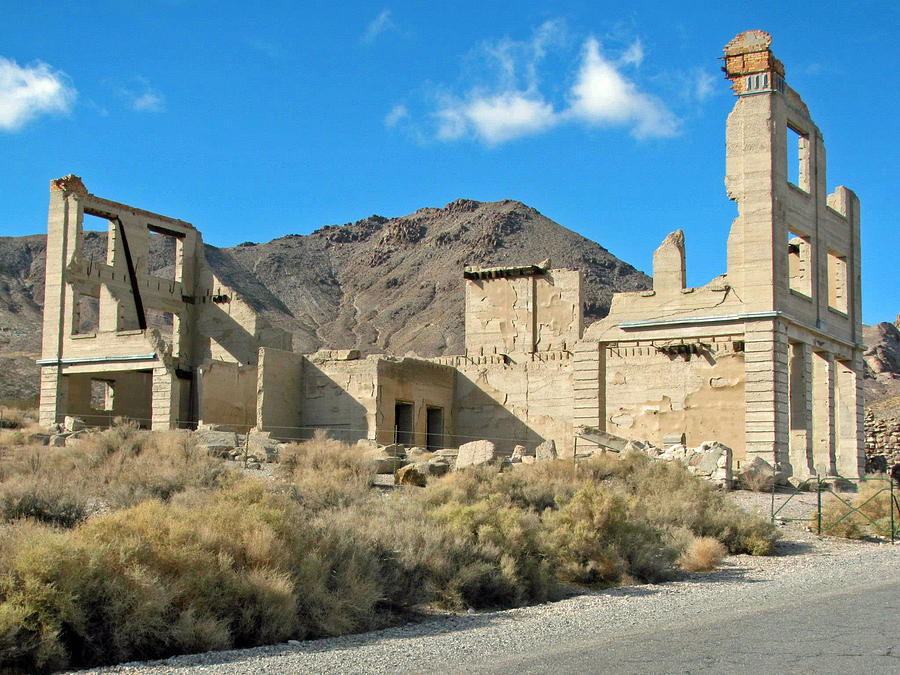 Ghost Town Rhyolite Nevada Photograph by Jens Larsen