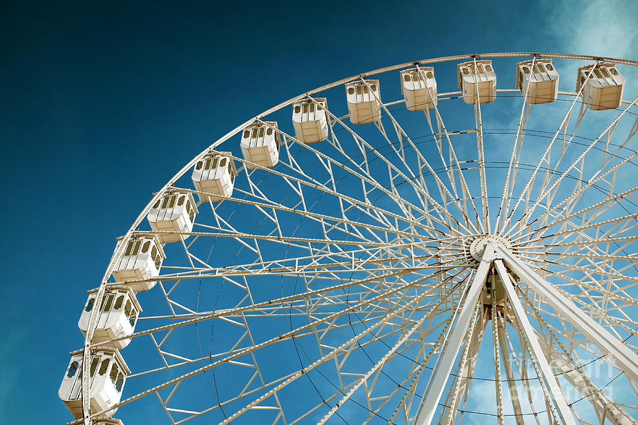 Giant Ferris Wheel Photograph by Carlos Caetano